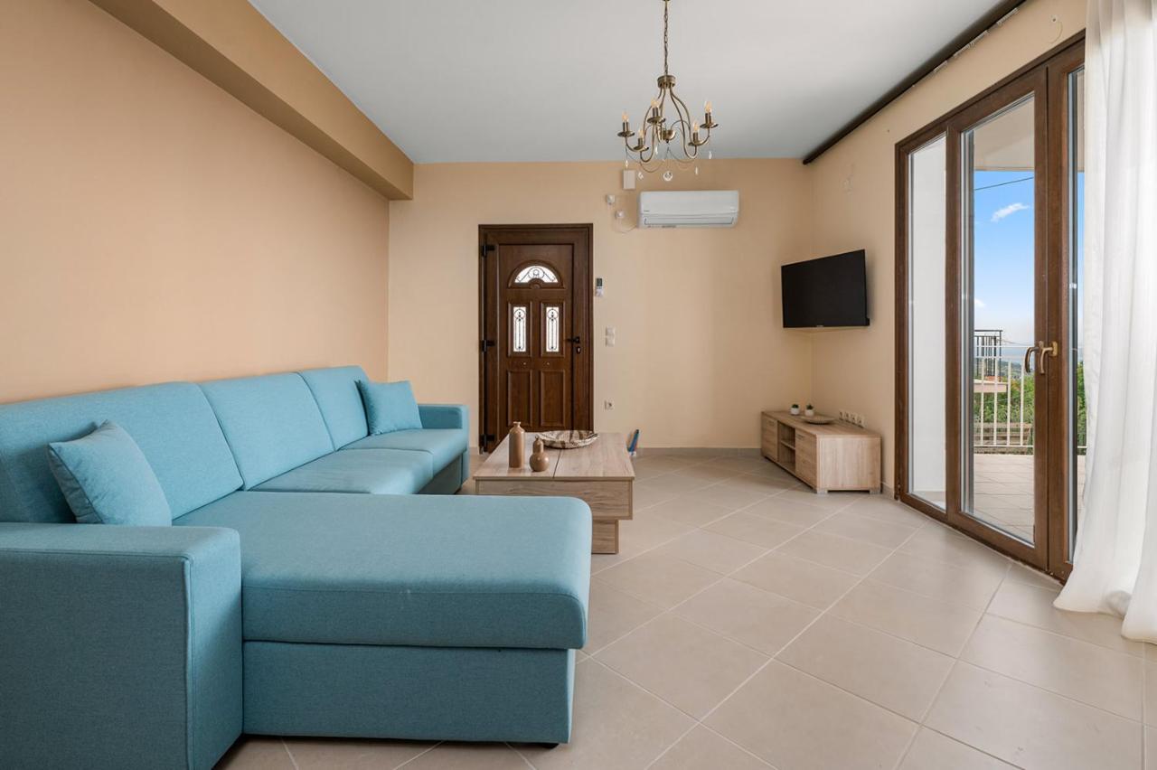 Lakis Apartment *